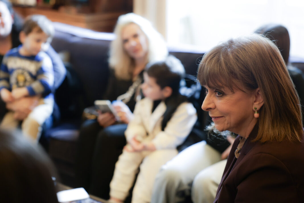 Κατερίνα Σακελλαροπούλου Συνάντηση με παιδιά που έχουν ξεπεράσει τον καρκίνο