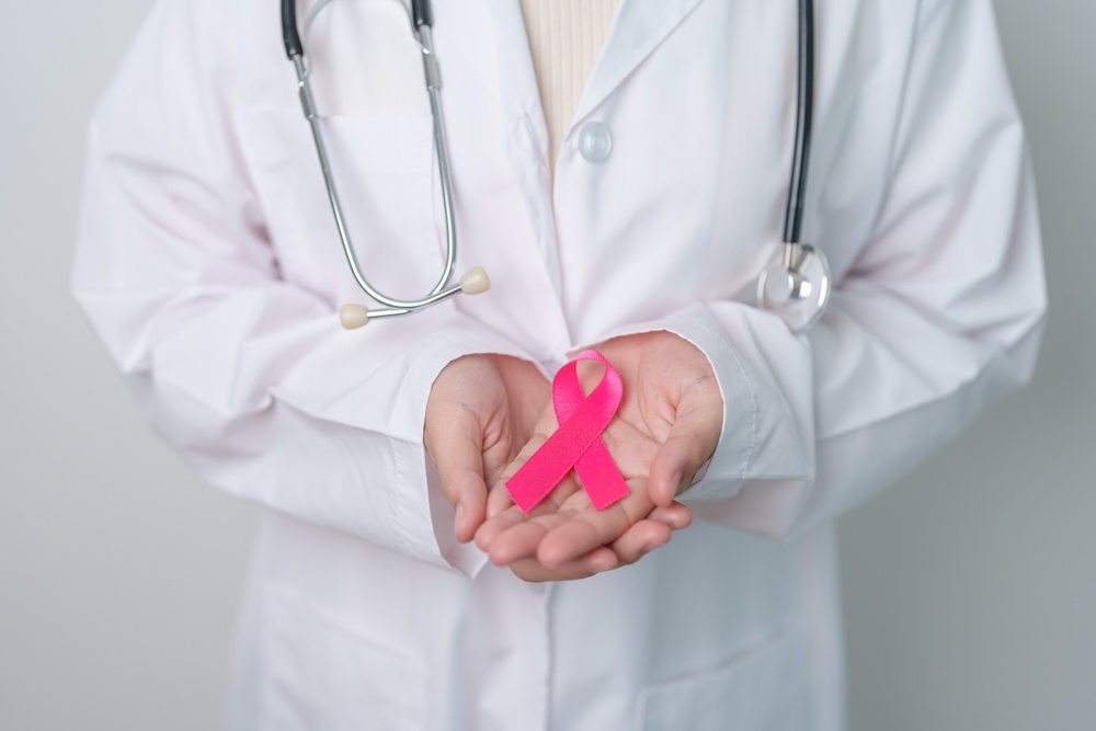Pink,October,Breast,Cancer,Awareness,Month,,Doctor,With,Pink,Ribbon minas gia karkino tou mastou