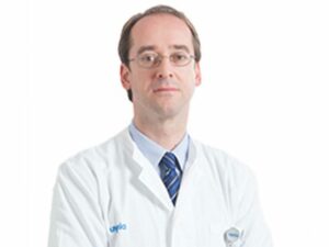 Ευάγγελος Μαναός, Φυσίατρος, Διευθυντής Τμήματος Φυσικής & Ιατρικής Αποκατάστασης ΥΓΕΙΑ,