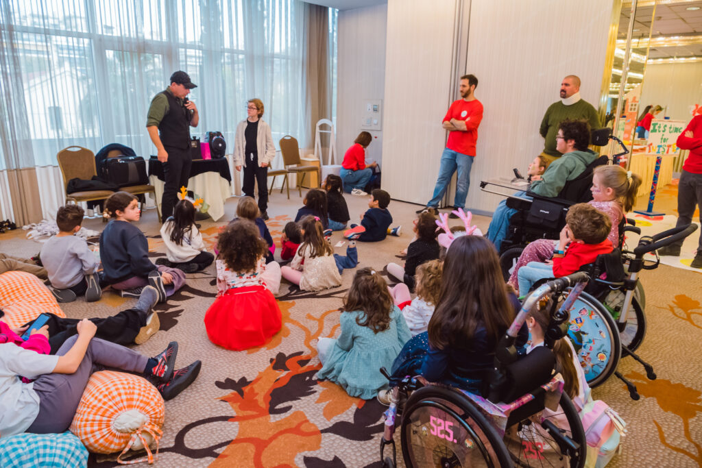 mia spania agkalia mia mera gemati agapi