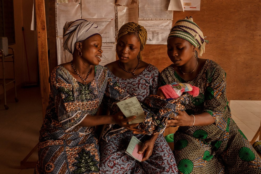 Giatroi Xoris Sinora se 10 fotografies to 2025